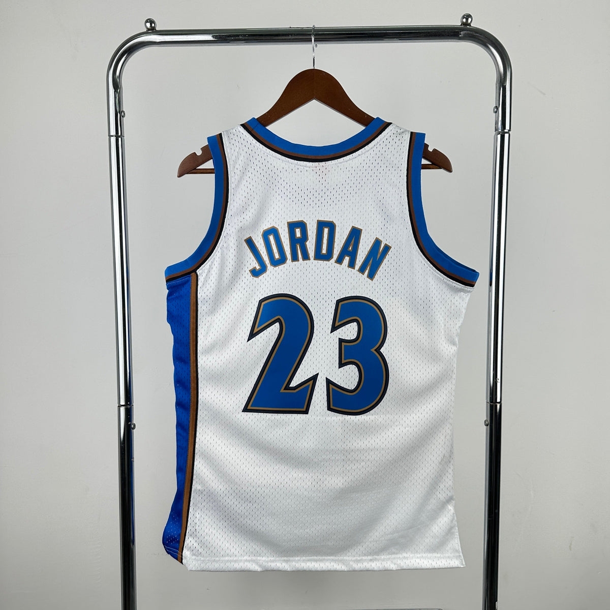 Washington Wizards Retro (2001) - Michael Jordan #23