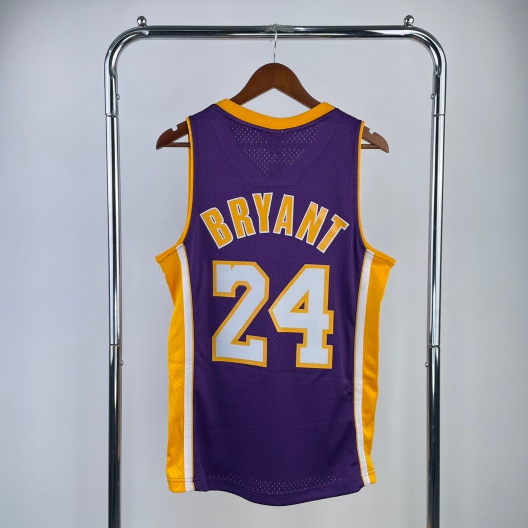 Los Angeles Lakers Retro (2008) - Kobe Bryant #24