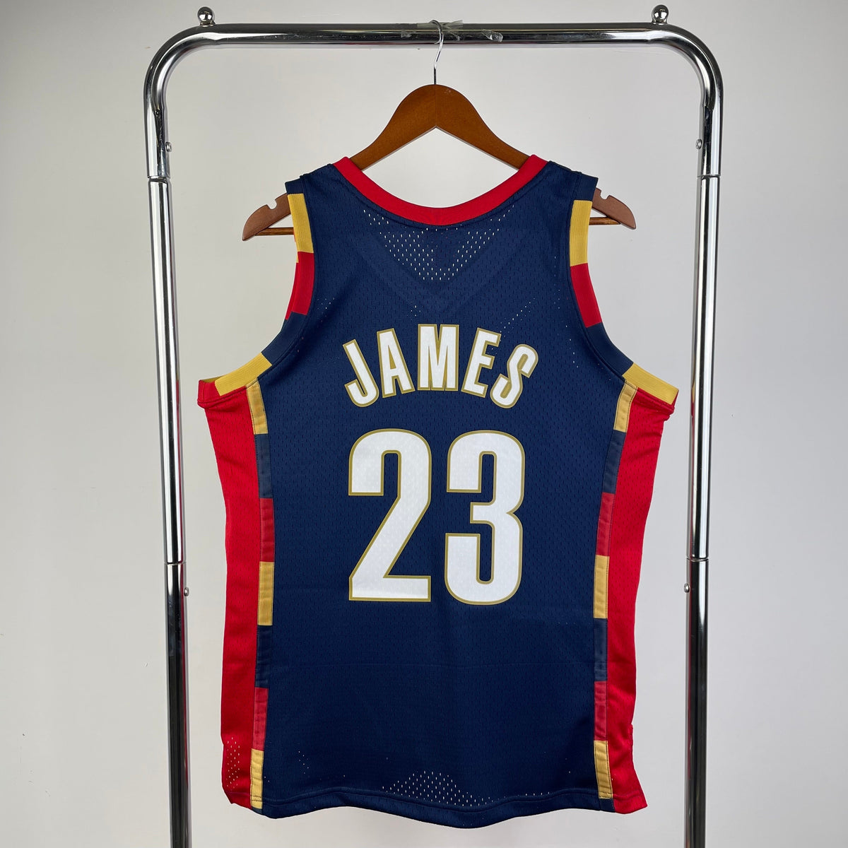 Cleveland Cavaliers Retro (2008) - Lebron James #23