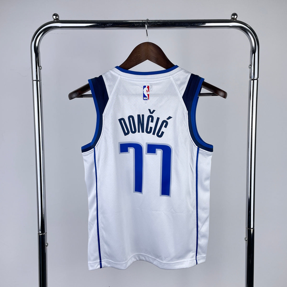 Dallas Mavericks Association (Kids) - Luka Doncic #77