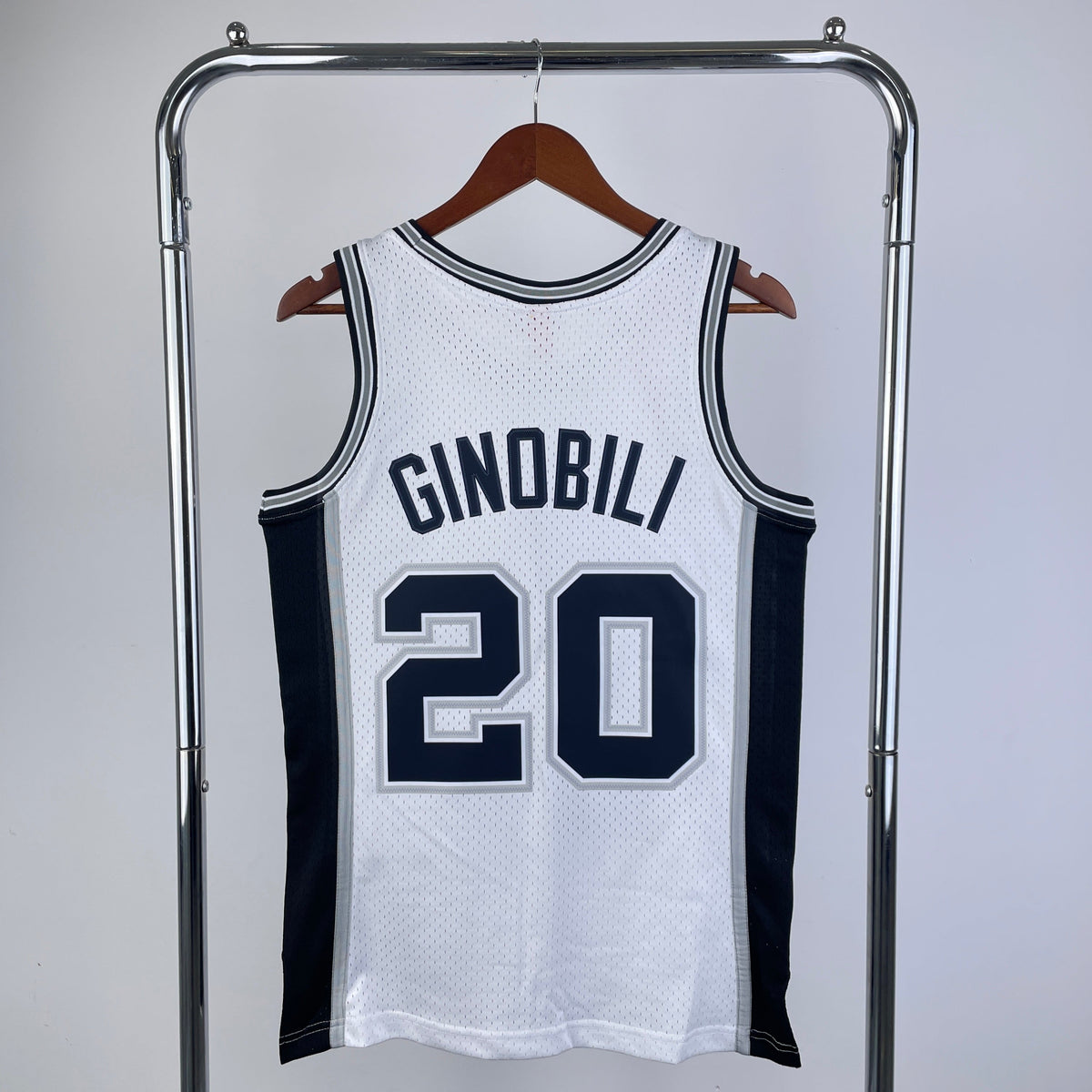 San Antonio Spurs Retro (2002) - Manu Ginobili #20