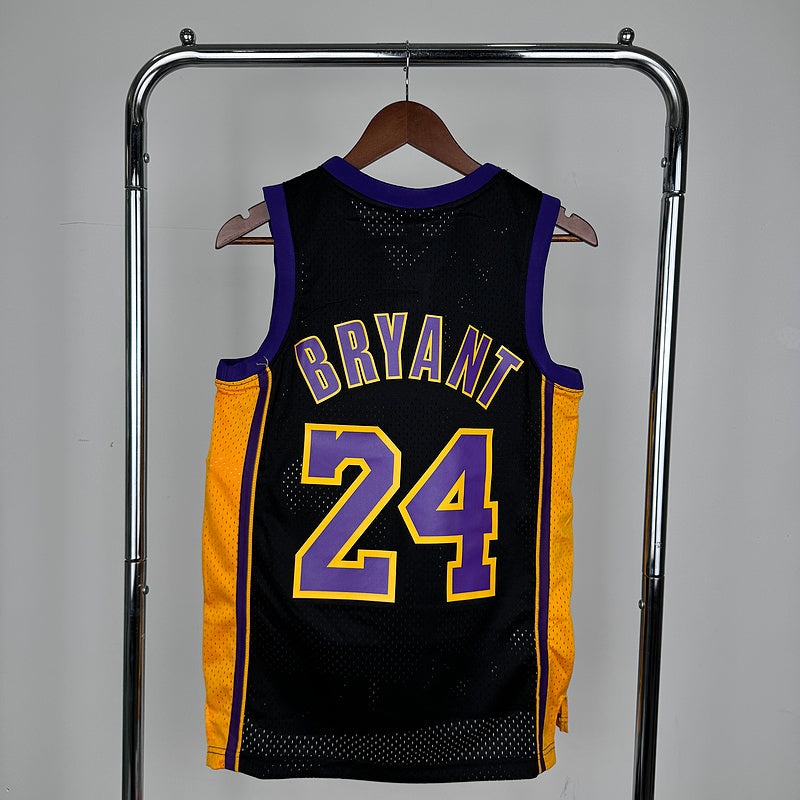 Los Angeles Lakers Retro (2009) - Kobe Bryant #24