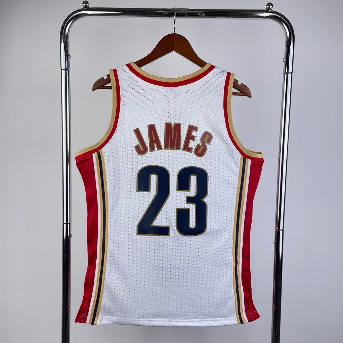 Cleveland Cavaliers Retro (2003) - Lebron James #23