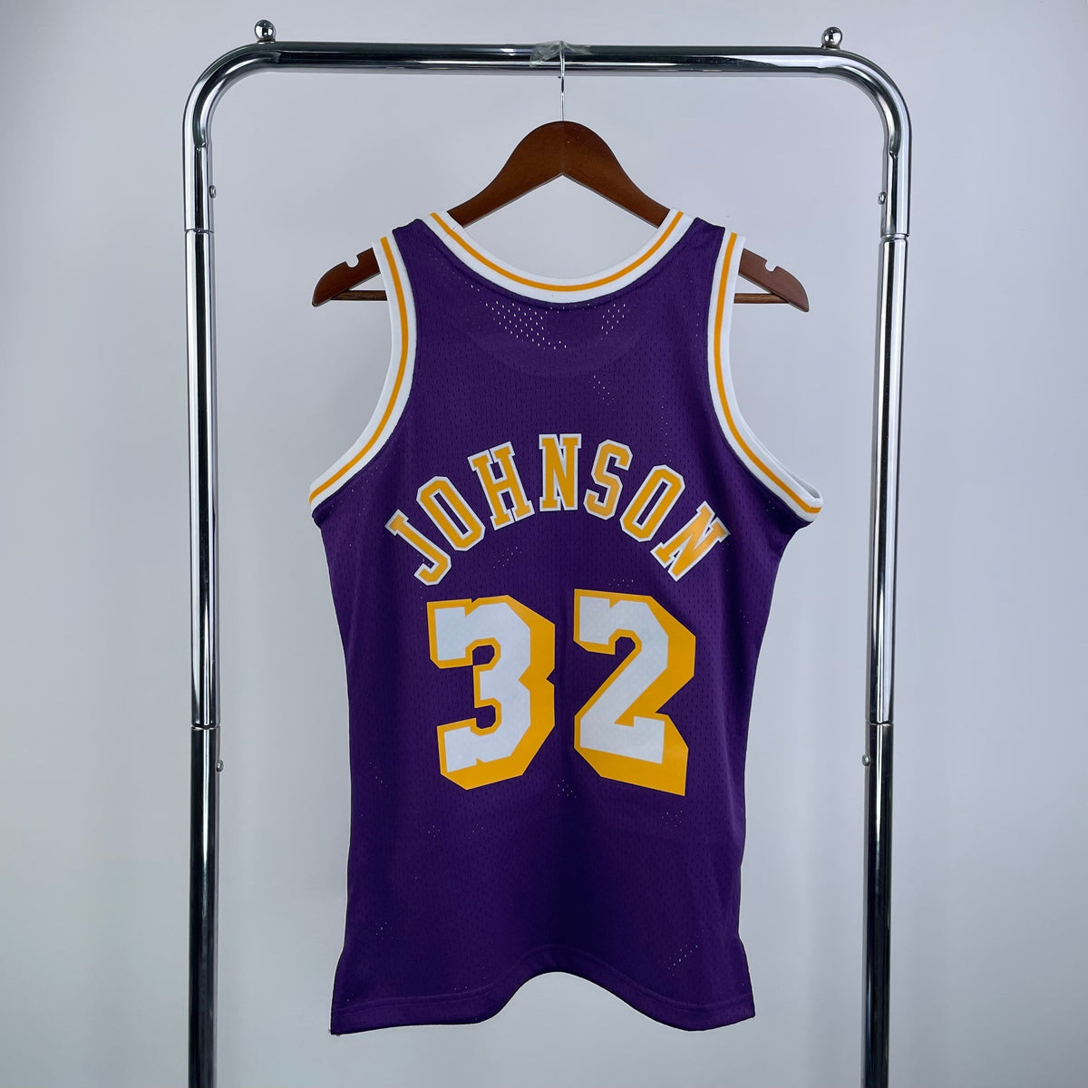 Los Angeles Lakers Retro (1984) - Magic Johnson #32