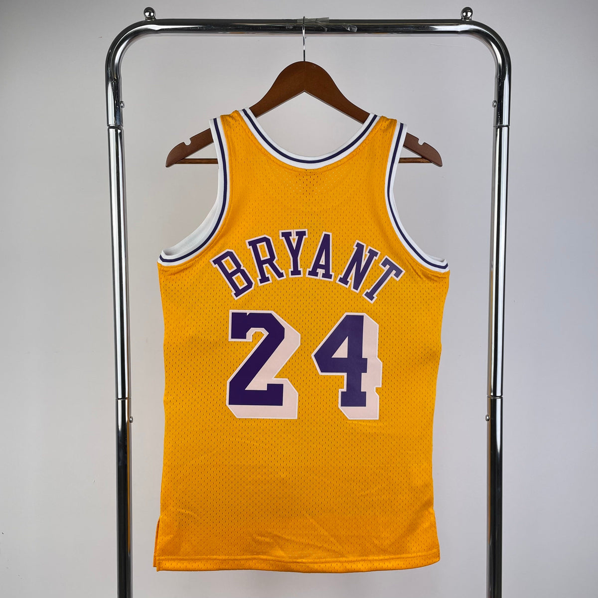 Los Angeles Lakers Retro (2007) - Kobe Bryant #24