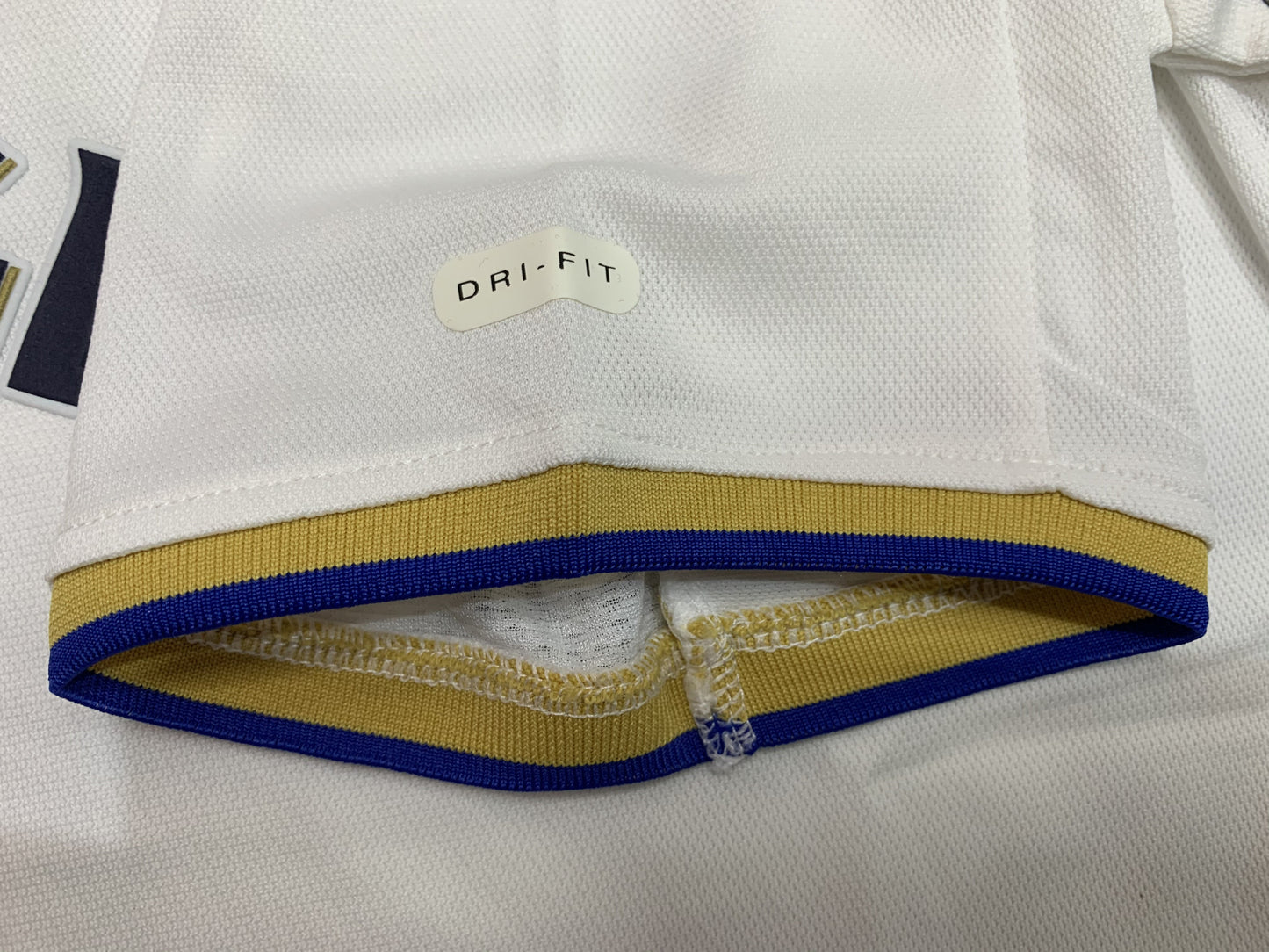 Man's Retro Jersey Leeds United Team Home - 2000/01