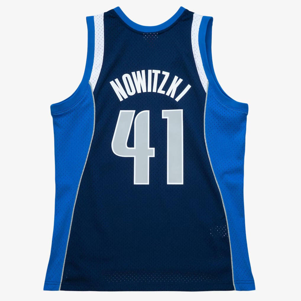 Dallas Mavericks Retro (2011) - Dirk Nowitzki #41