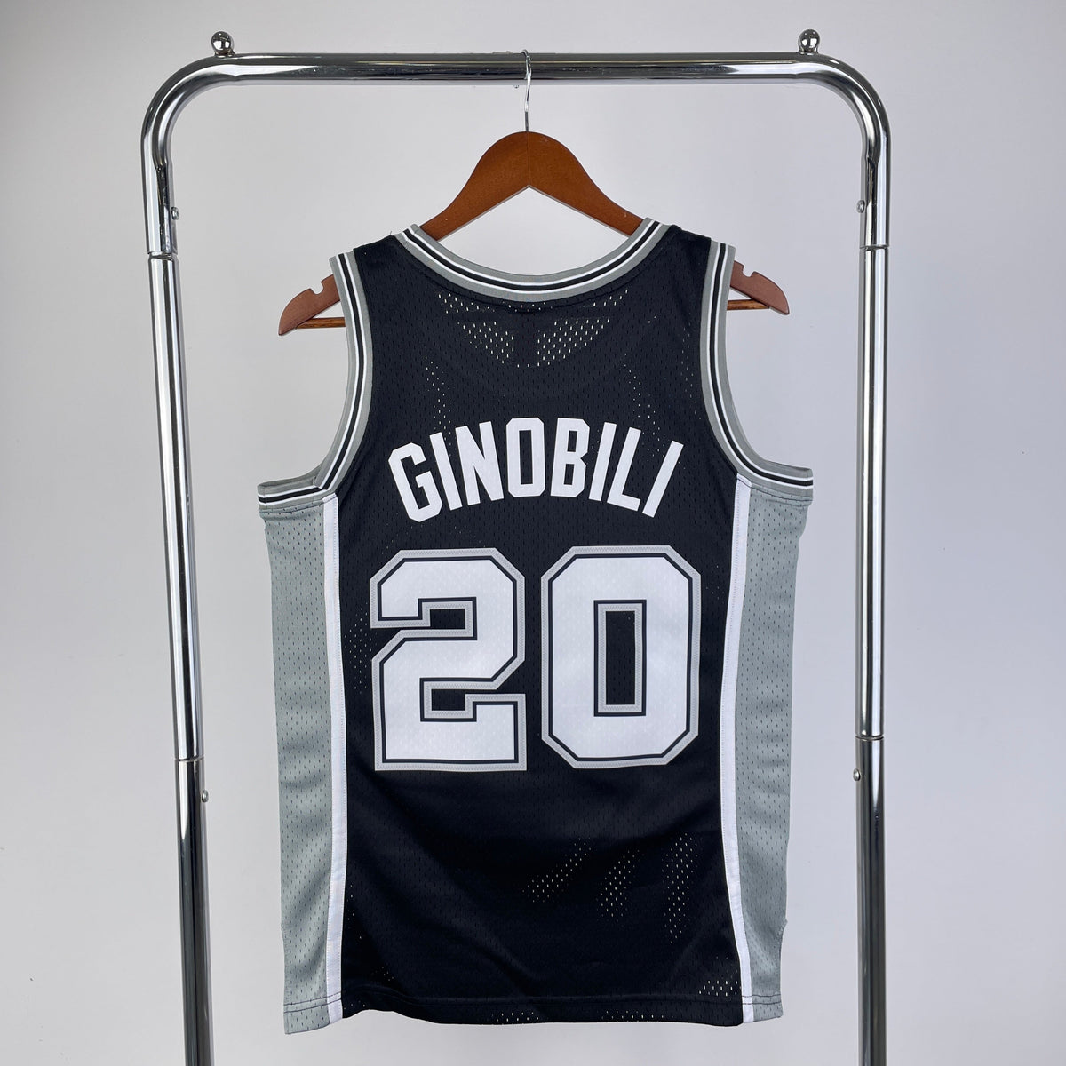 San Antonio Spurs Retro (2002) - Manu Ginobili #20