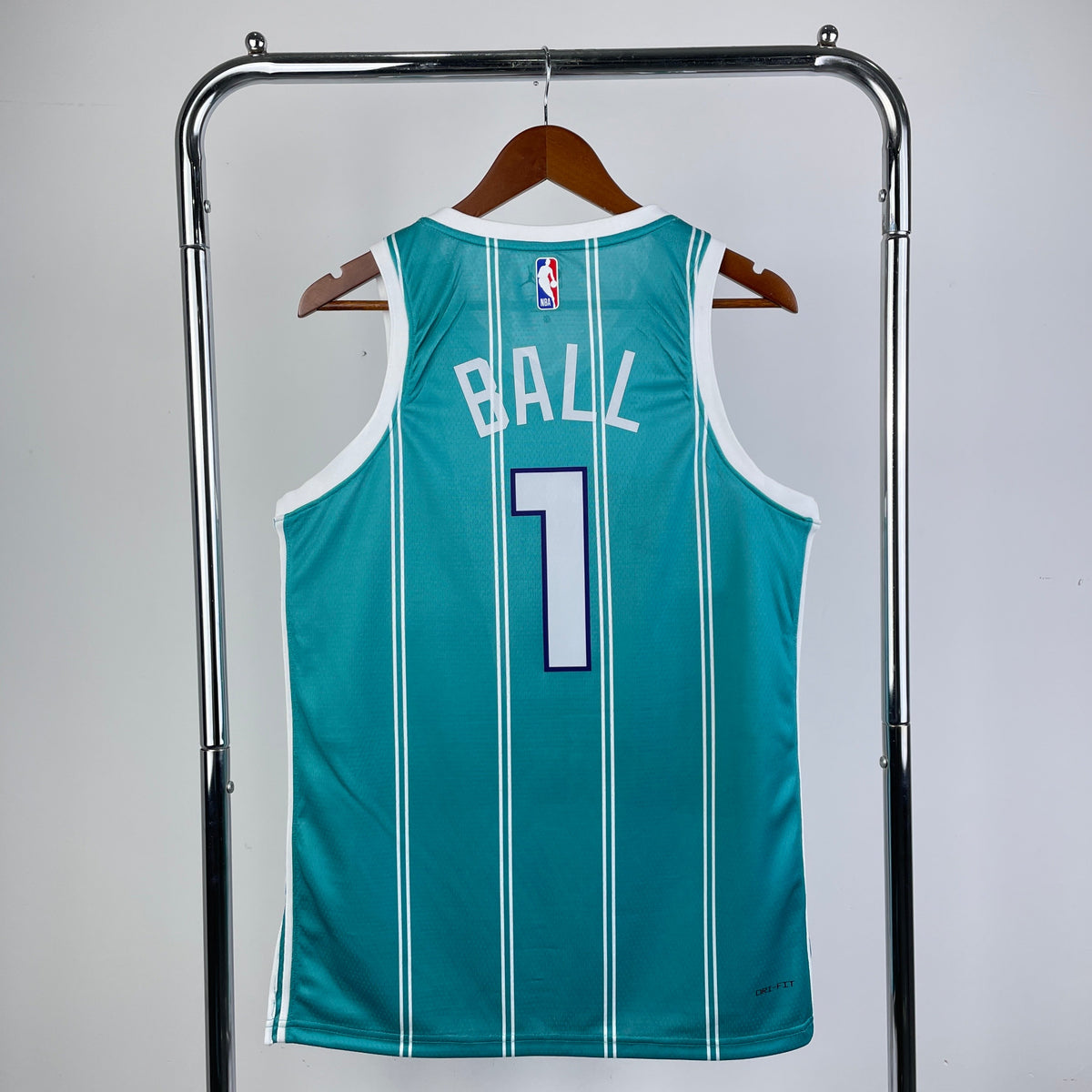 Charlotte Hornets Icon (Current) - Lamelo Ball #1