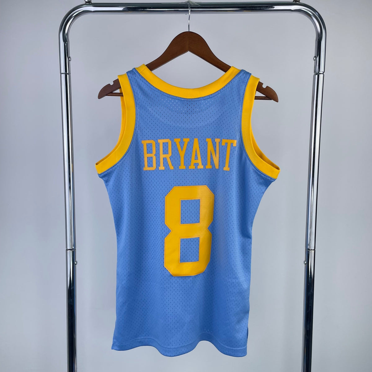 Los Angeles Lakers Retro (2001) - Kobe Bryant #8