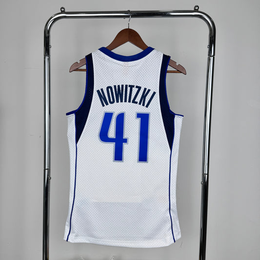 Dallas Mavericks 2010 Retro Jersey - Dirk Nowitzki #41 - Design 1