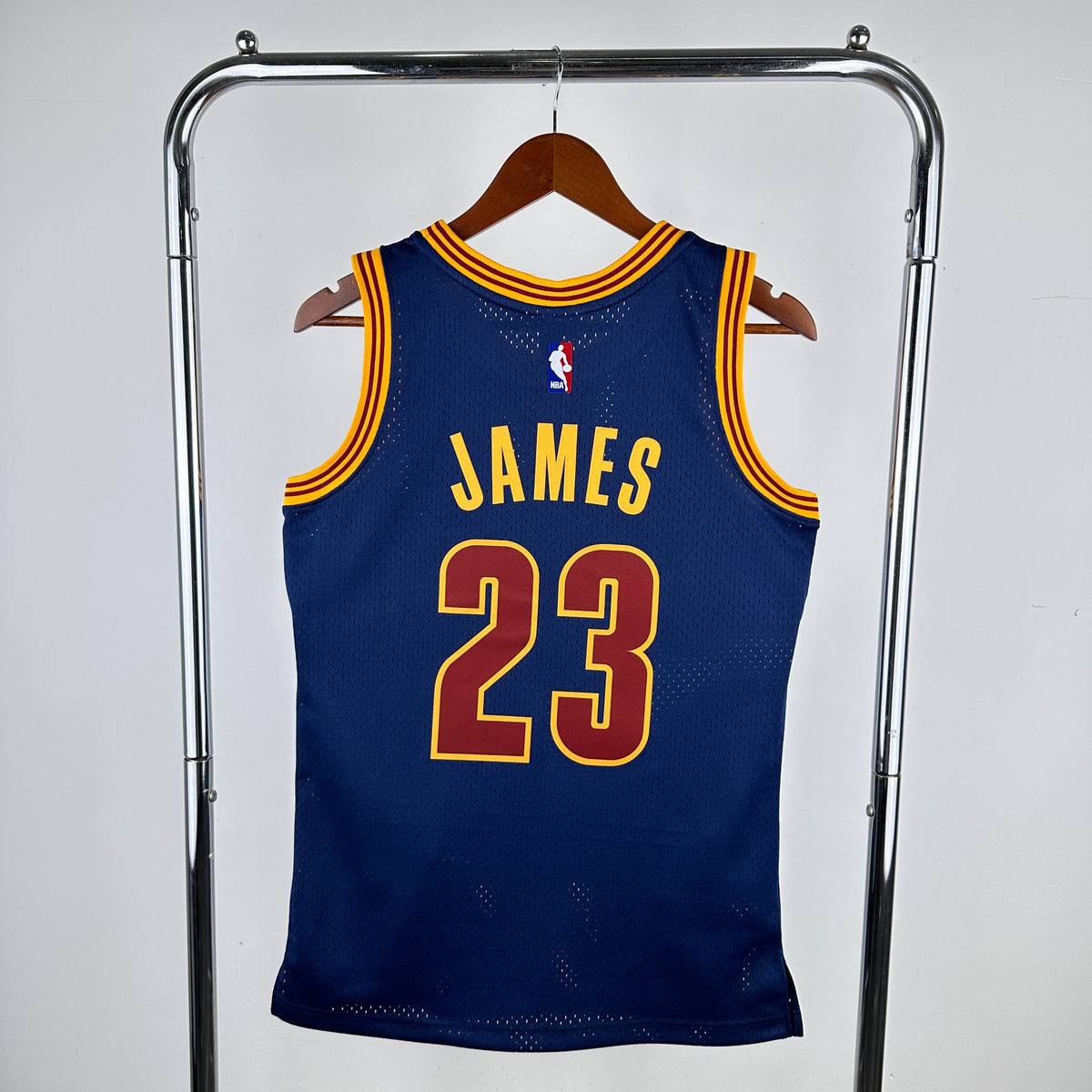 Cleveland Cavaliers Retro (2015) - Lebron James #23