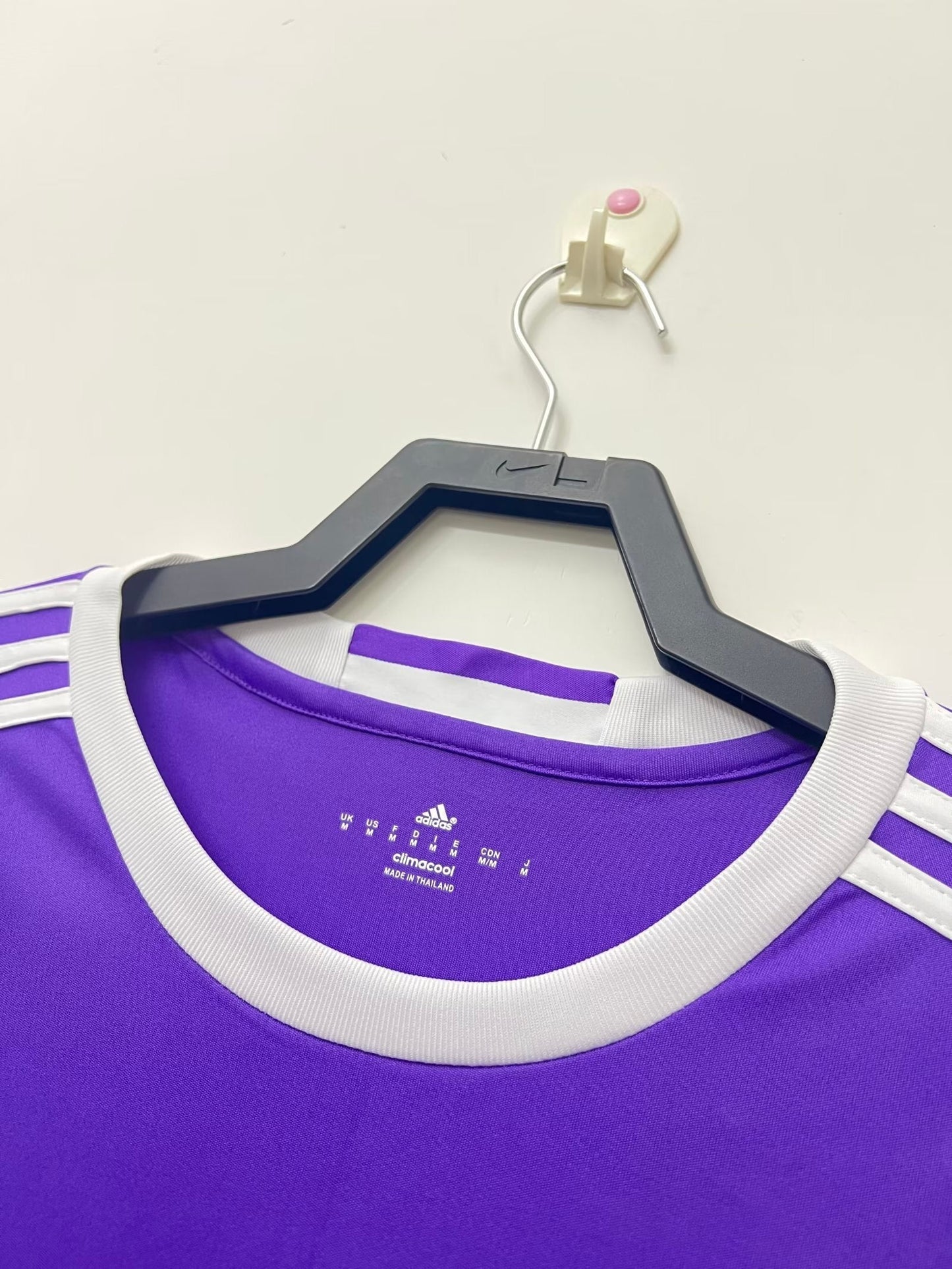 Man's Retro Long Sleeve Real Madrid Team - 2016/17