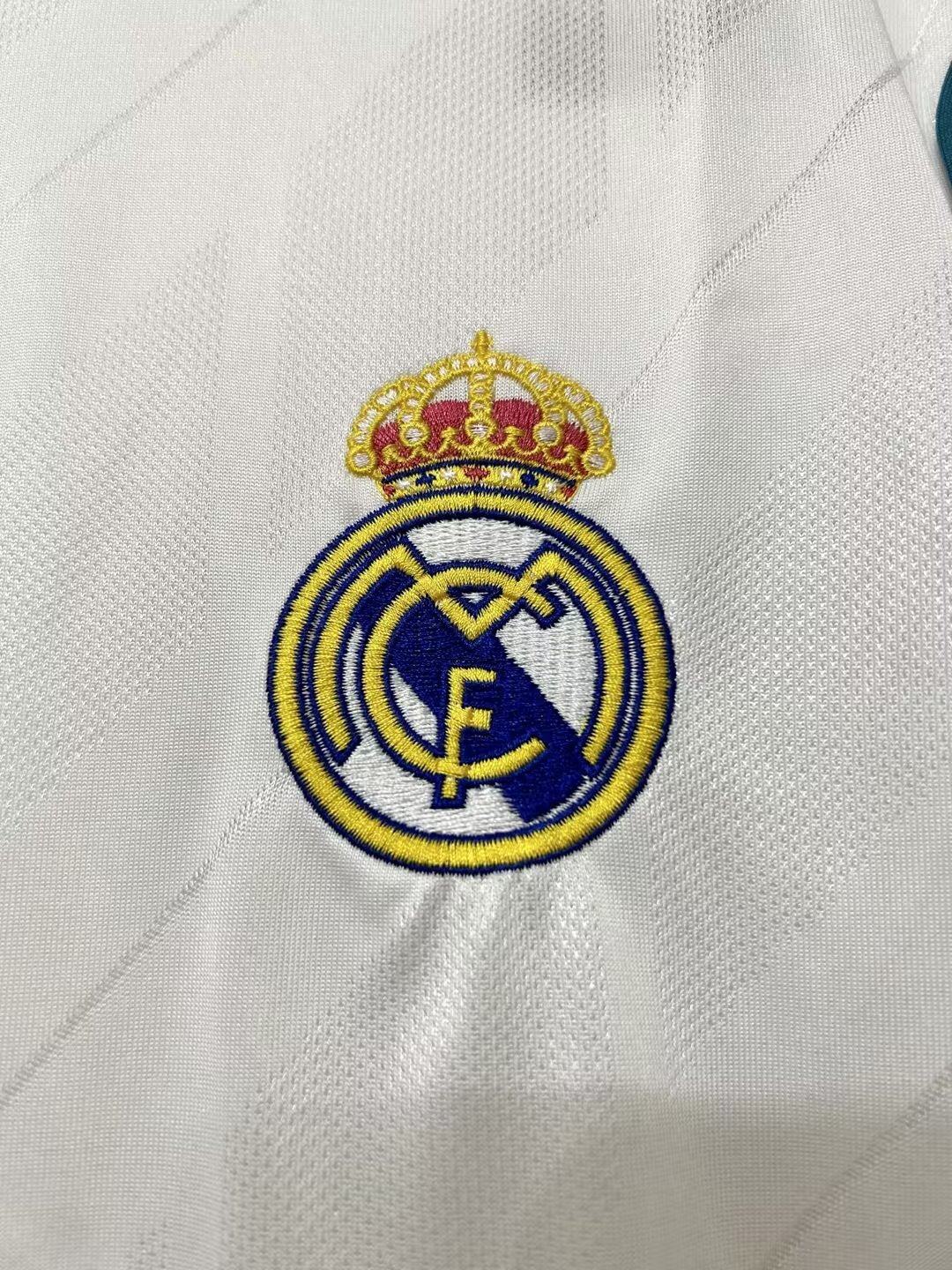 Man's Retro Jersey Real Madrid Team - 2017/18