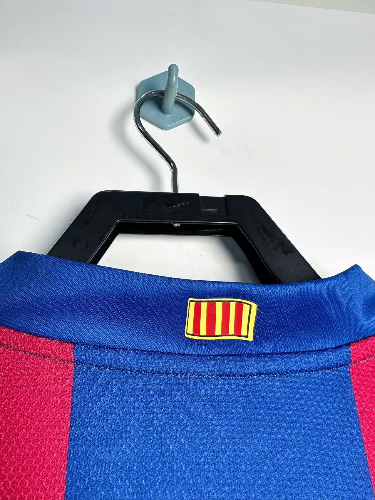 Man's Retro Long Sleeve Barcelona Team Home - 2007/08