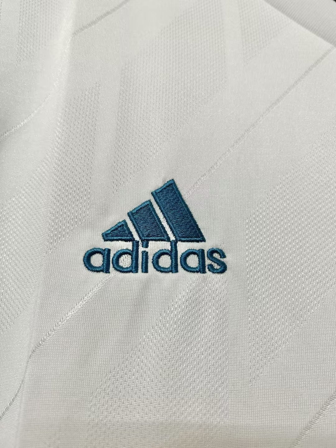 Man's Retro Long Sleeve Real Madrid Team - 2017/18
