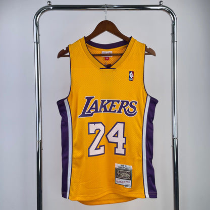 Los Angeles Lakers Retro (2008) - Kobe Bryant #24