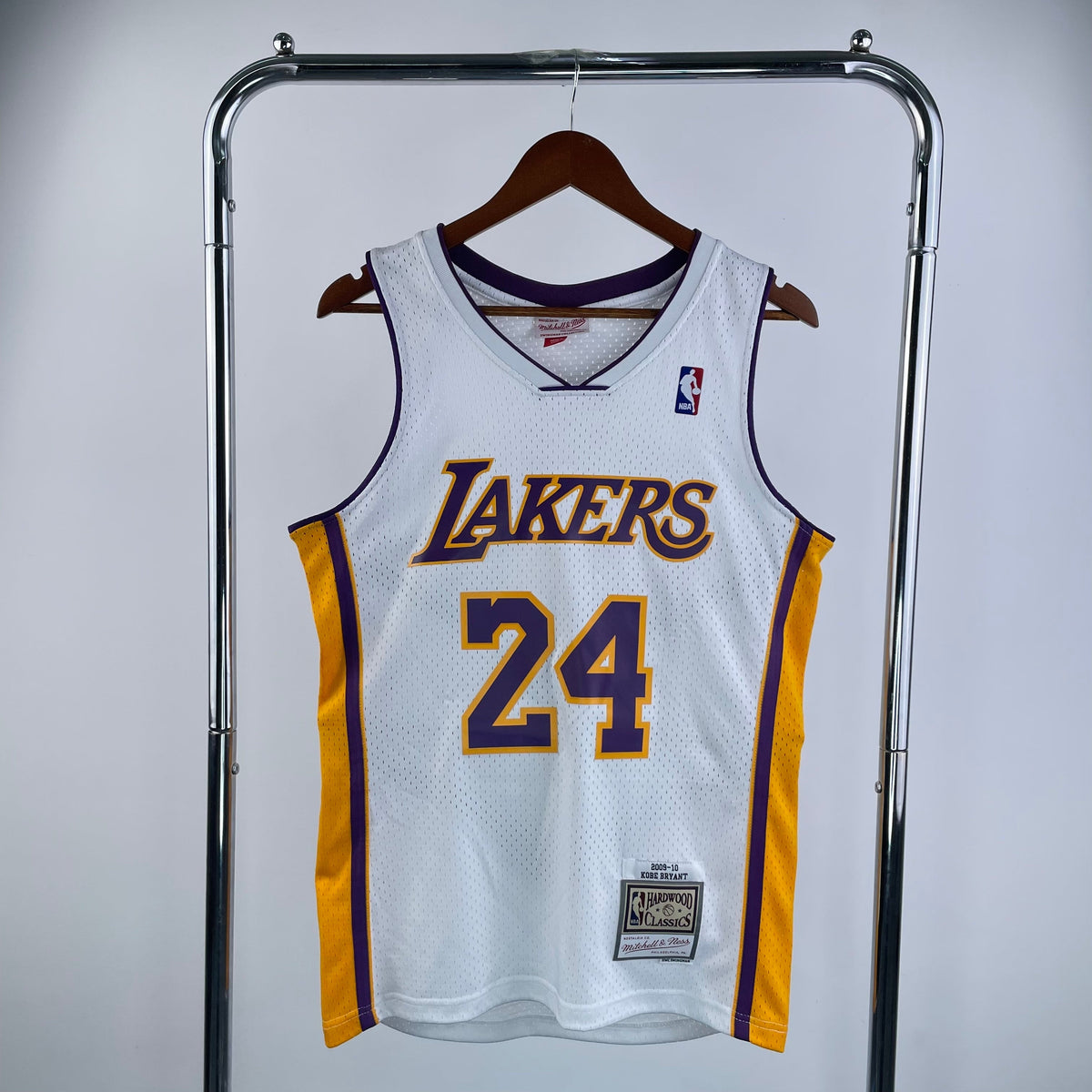 Los Angeles Lakers Retro (2009) - Kobe Bryant #24