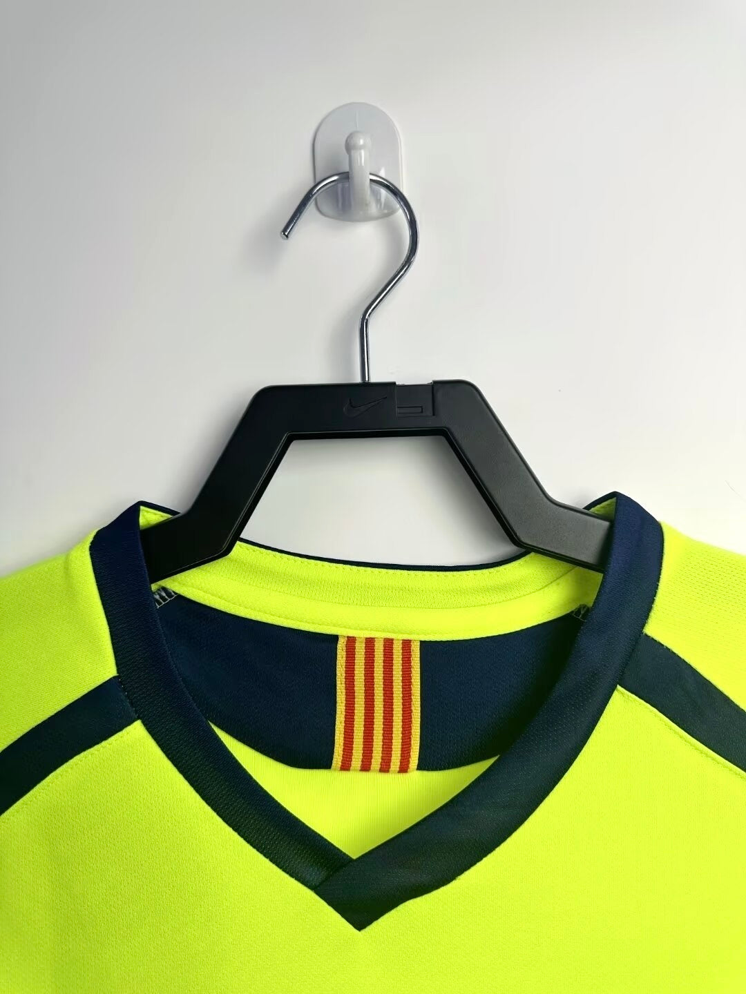 Man's Retro Long Sleeve Barcelona Team Away - 2005/06