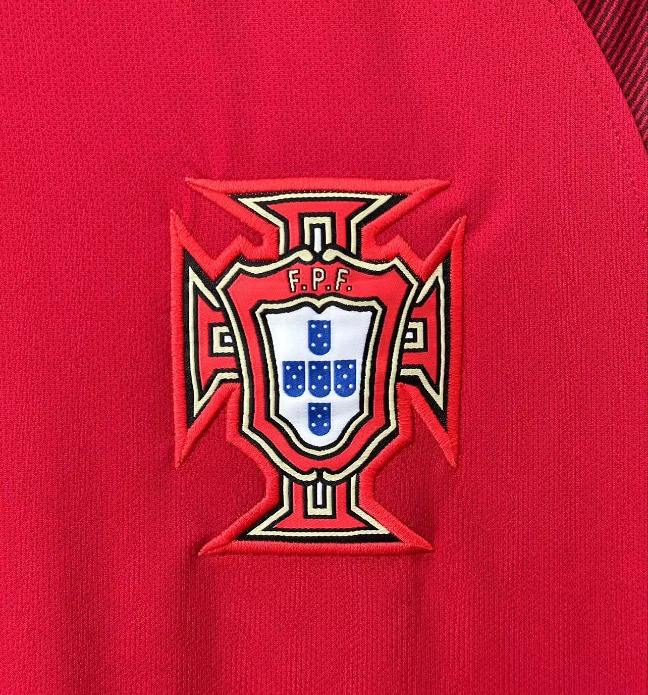 Man's Retro Long Sleeve Portugal National Team - 2016