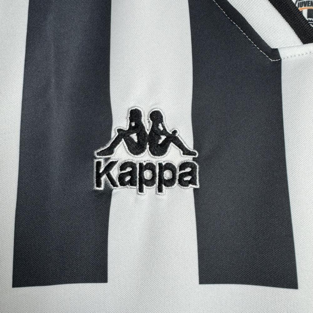 Man's Retro Jersey Juventus Team Home - 1995/97