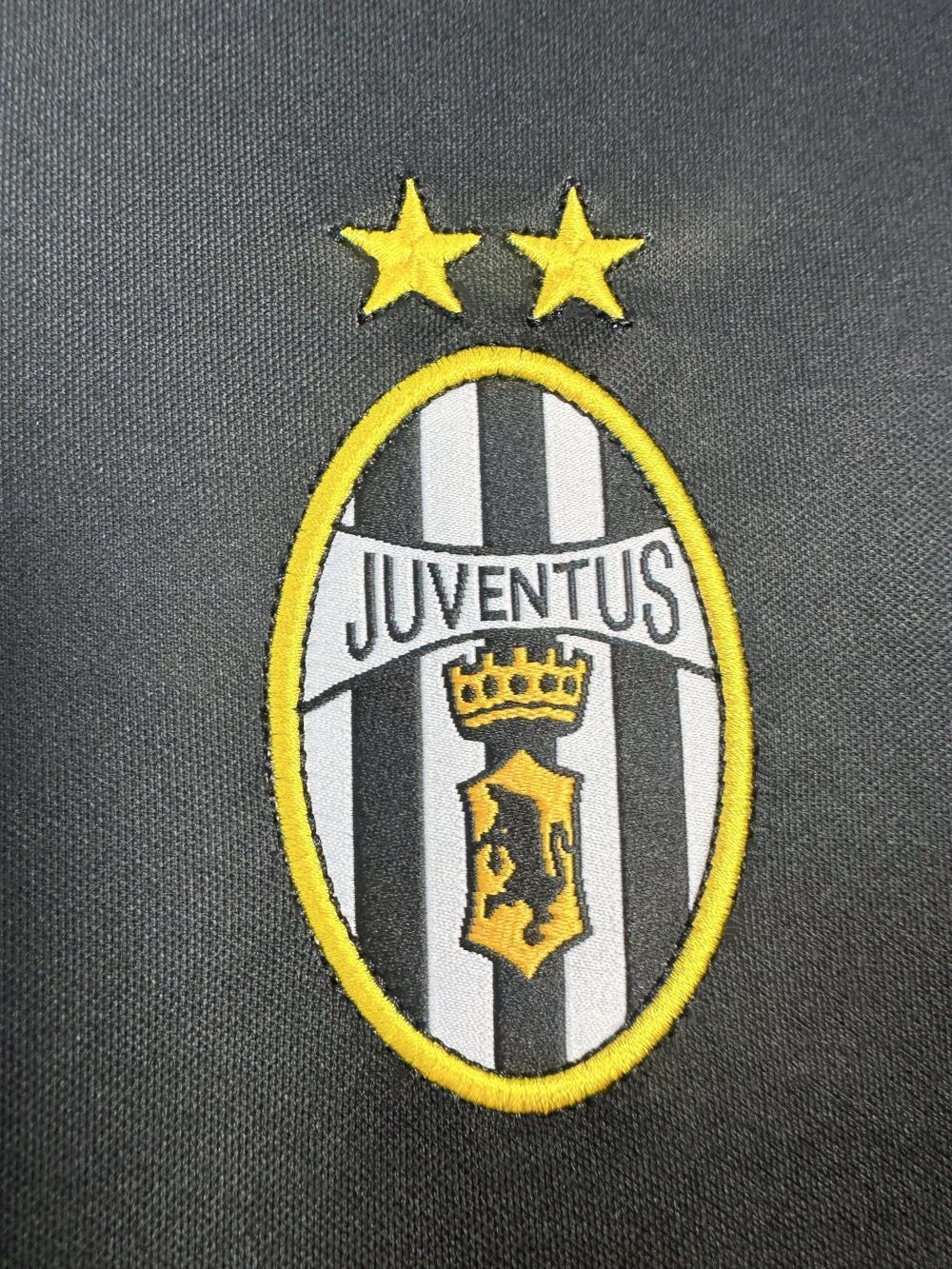 Man's Retro Jersey Juventus Team Away - 2001/02