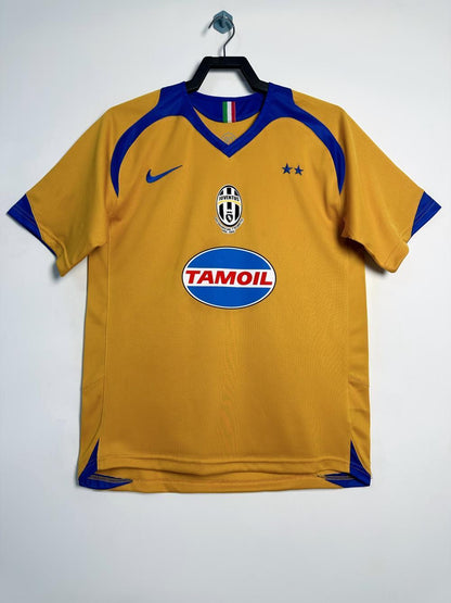 Man's Retro Jersey Juventus Team - 2005/06