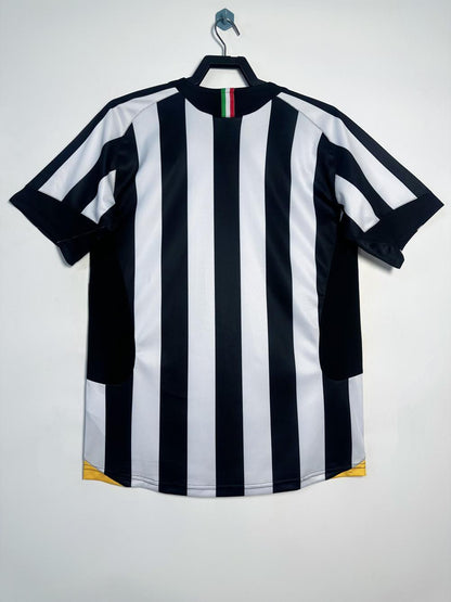 Man's Retro Jersey Juventus Team Home - 2005/06
