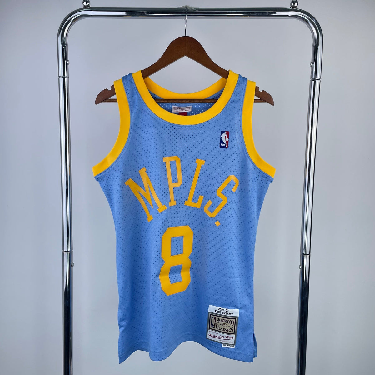 Los Angeles Lakers Retro (2001) - Kobe Bryant #8