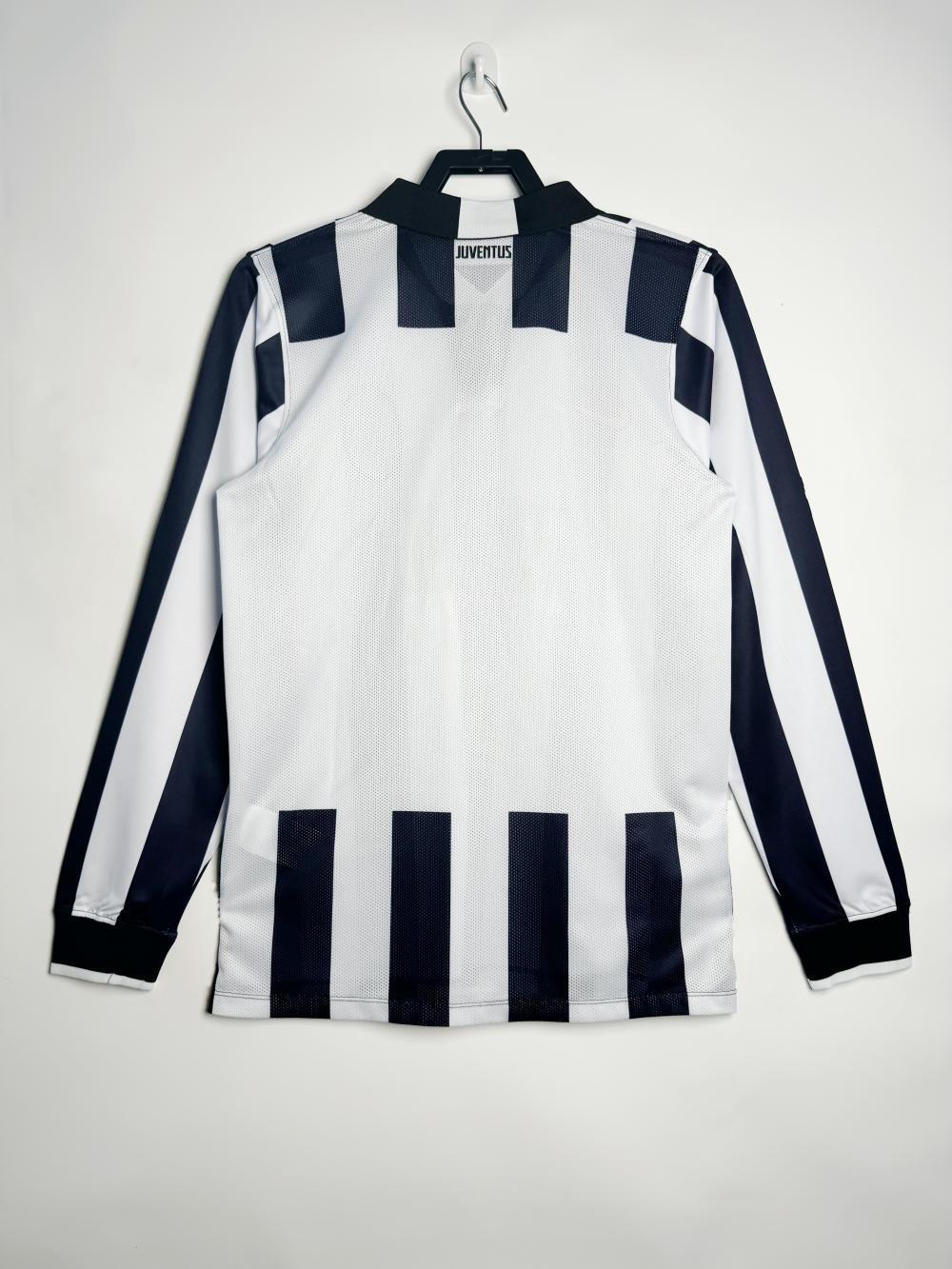 Man's Retro Long Sleeve Juventus Team Home - 2014/2015