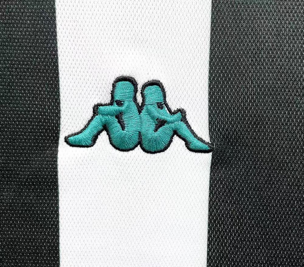 Man's Retro Jersey Juventus Team Home - 1992/94