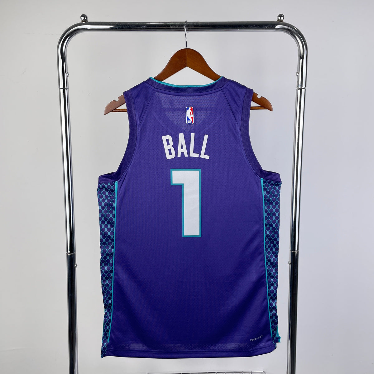 Charlotte Hornets Statement (Current) - Lamelo Ball #1