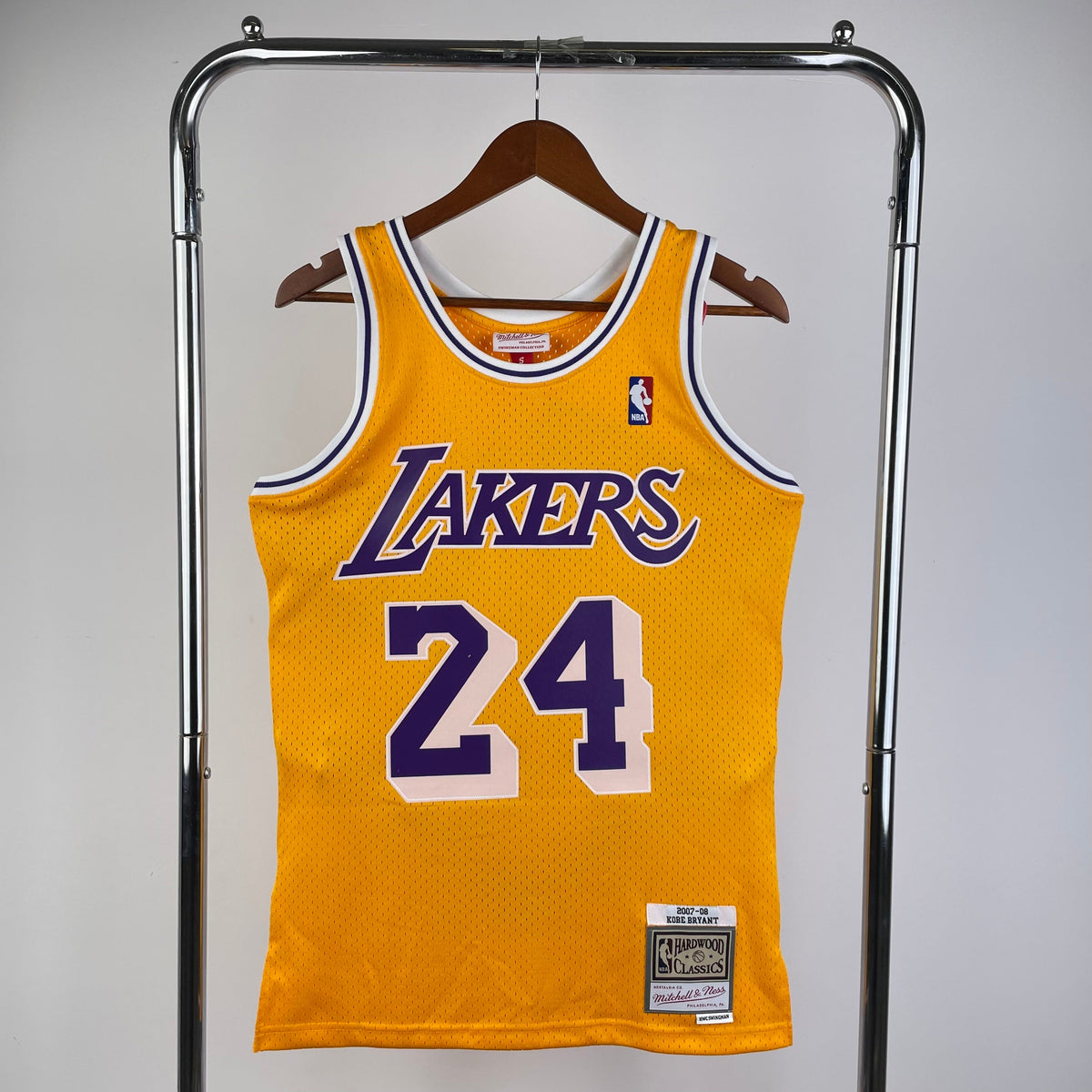Los Angeles Lakers Retro (2007) - Kobe Bryant #24