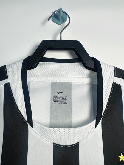 Man's Retro Jersey Juventus Team Home - 2003/04