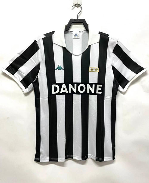 Man's Retro Jersey Juventus Team Home - 1992/94