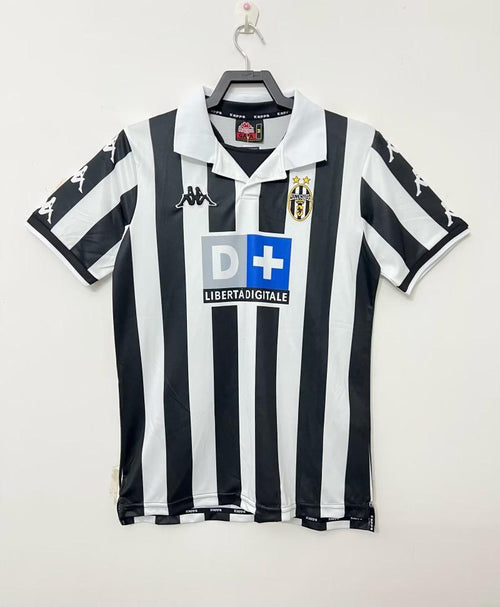Man's Retro Jersey Juventus Team Home - 1999/00
