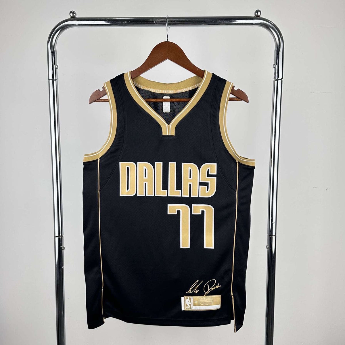 Dallas Mavericks (Special) - Luka Doncic #77