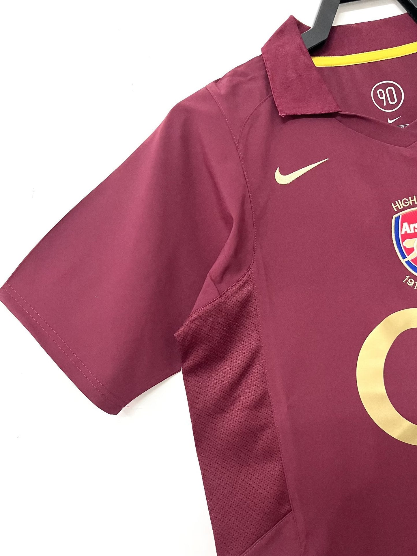 Man's Retro Jersey Arsenal Team - 2005/06