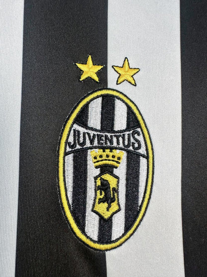 Man's Retro Jersey Juventus Team Home - 2003/04