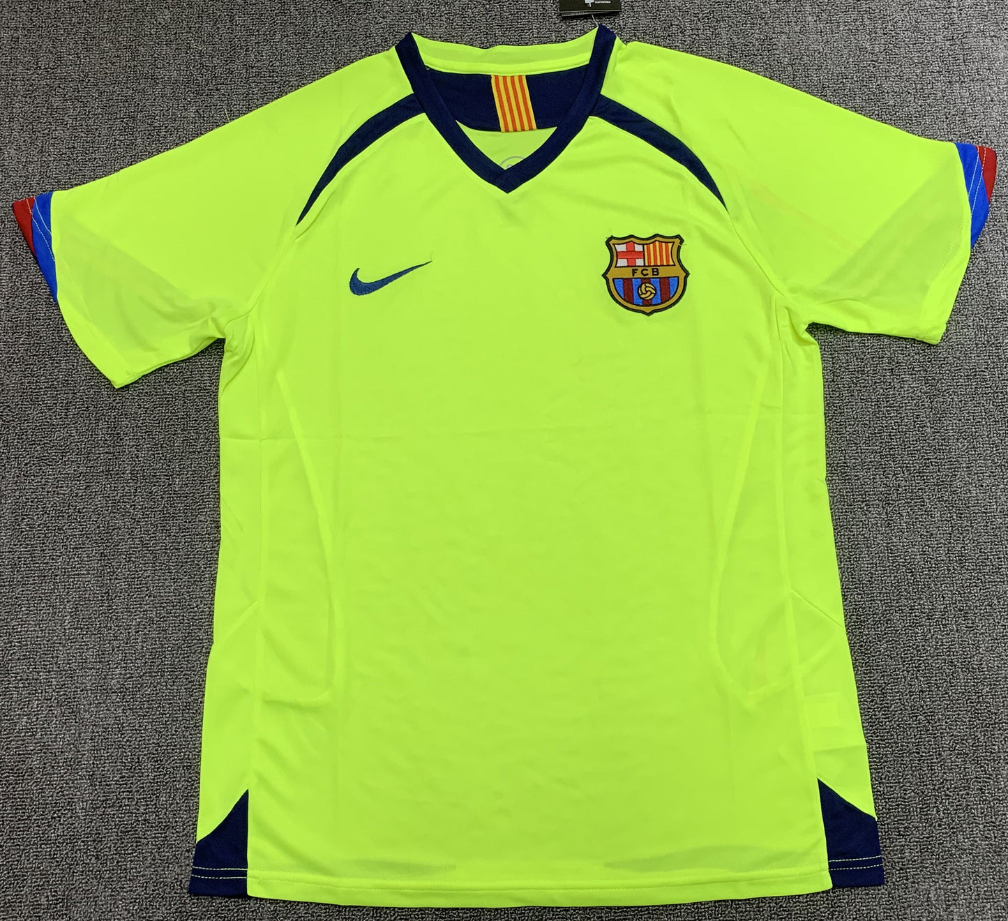 Man's Retro Jersey Barcelona Team Away - 2005/06