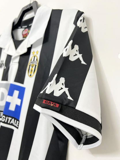 Man's Retro Jersey Juventus Team Home - 1999/00