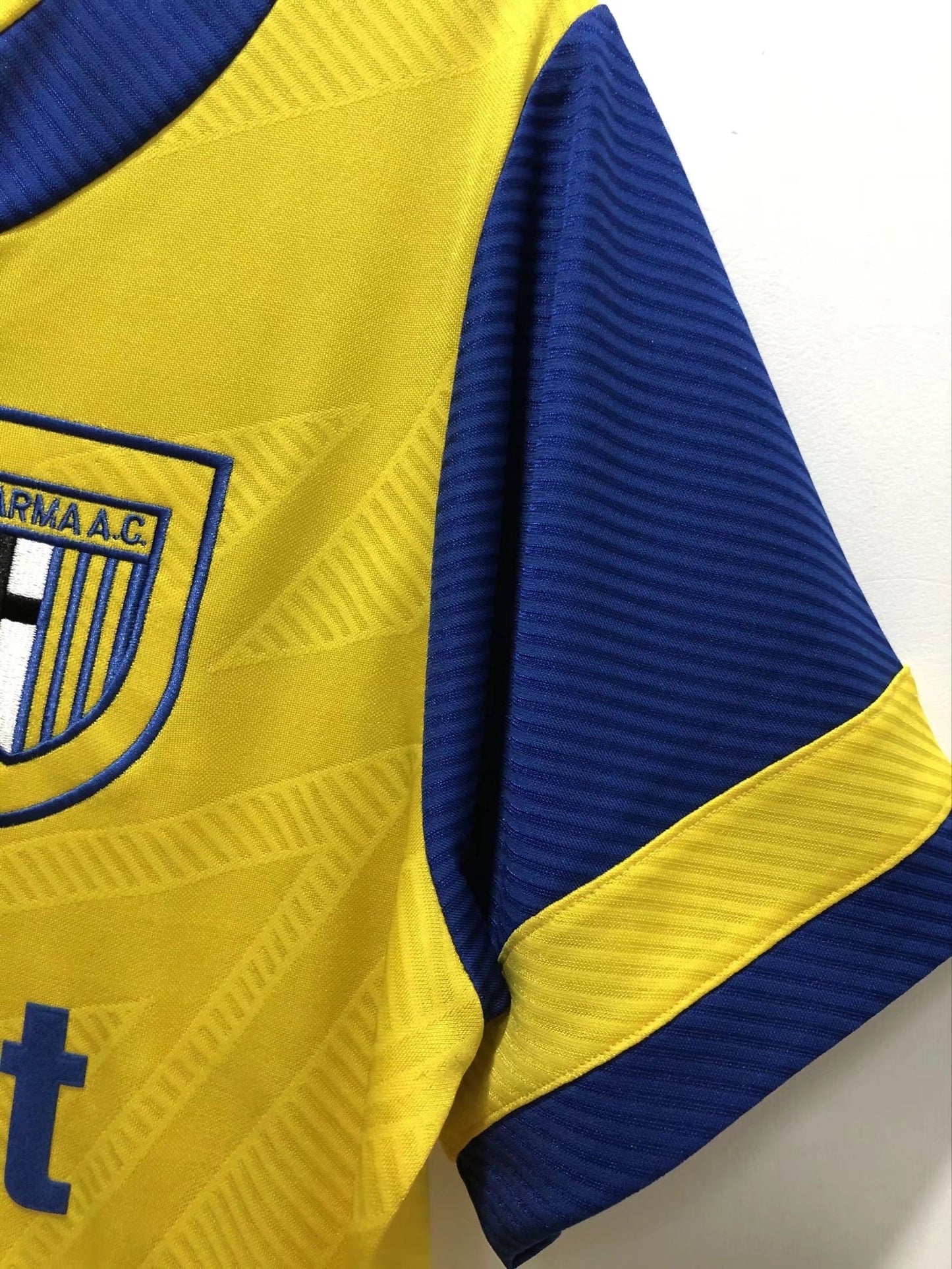Man's Retro Jersey Parma Calcio Team Yellow - 1993/95