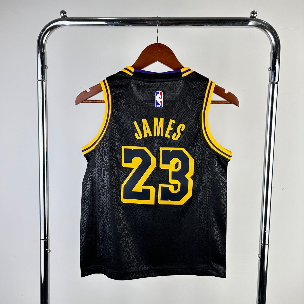 Los Angeles Lakers Black Mamba (Kids) - Lebron James #23