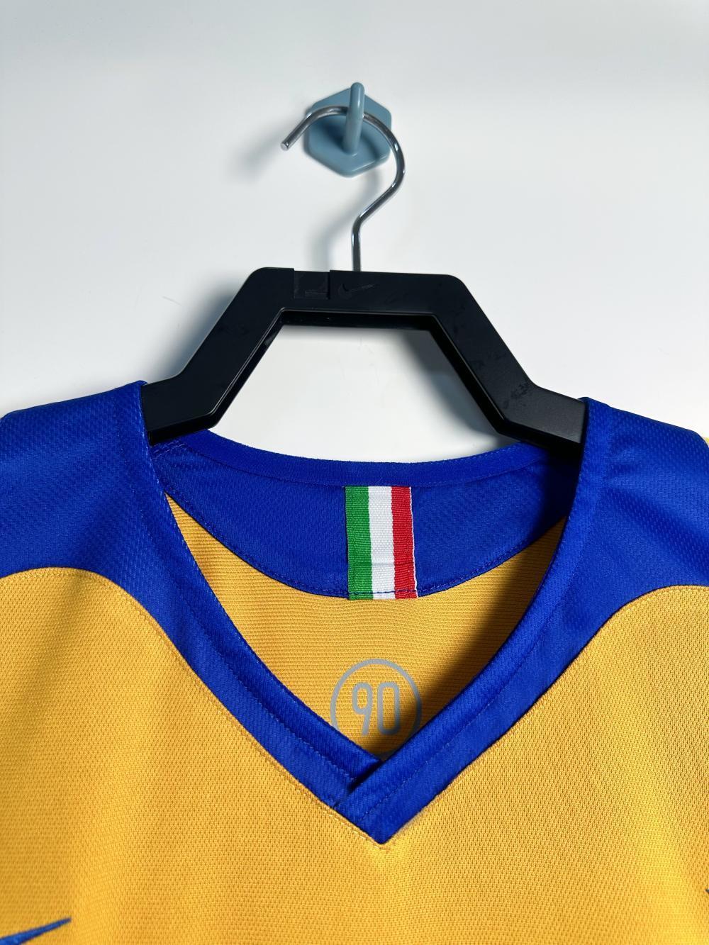 Man's Retro Jersey Juventus Team - 2005/06