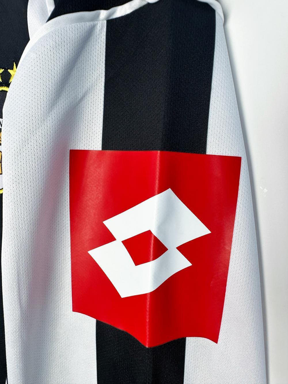 Man's Retro Long Sleeve Juventus Team Home - 2002/03