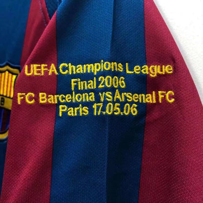 Man's Retro Jersey Barcelona Team Champions League Home - 2005/06