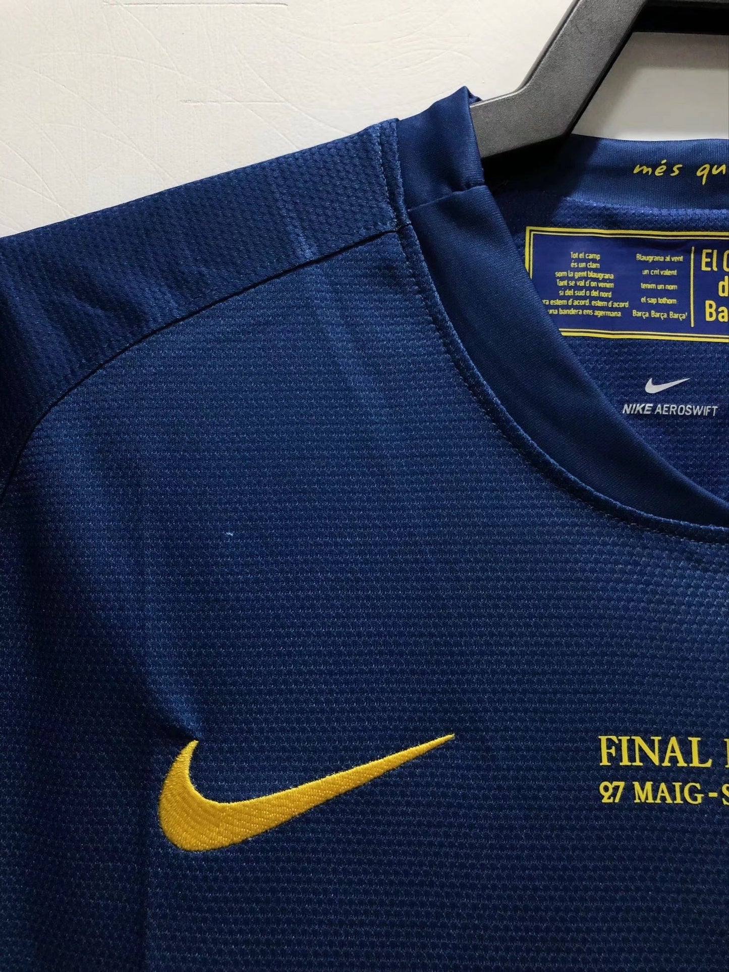 Man's Retro Jersey Barcelona Team Champions League Home - 2008/09