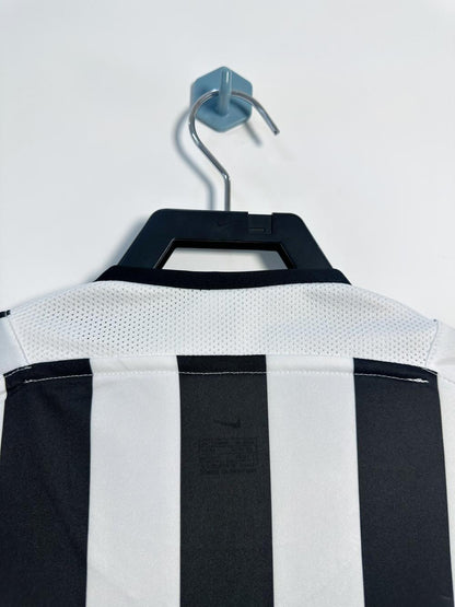 Man's Retro Jersey Juventus Team Home - 2003/04