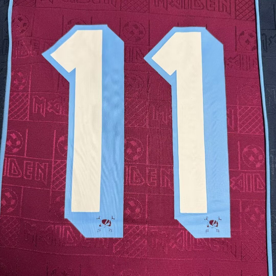 Man's Retro Jersey West Ham Team - 2011