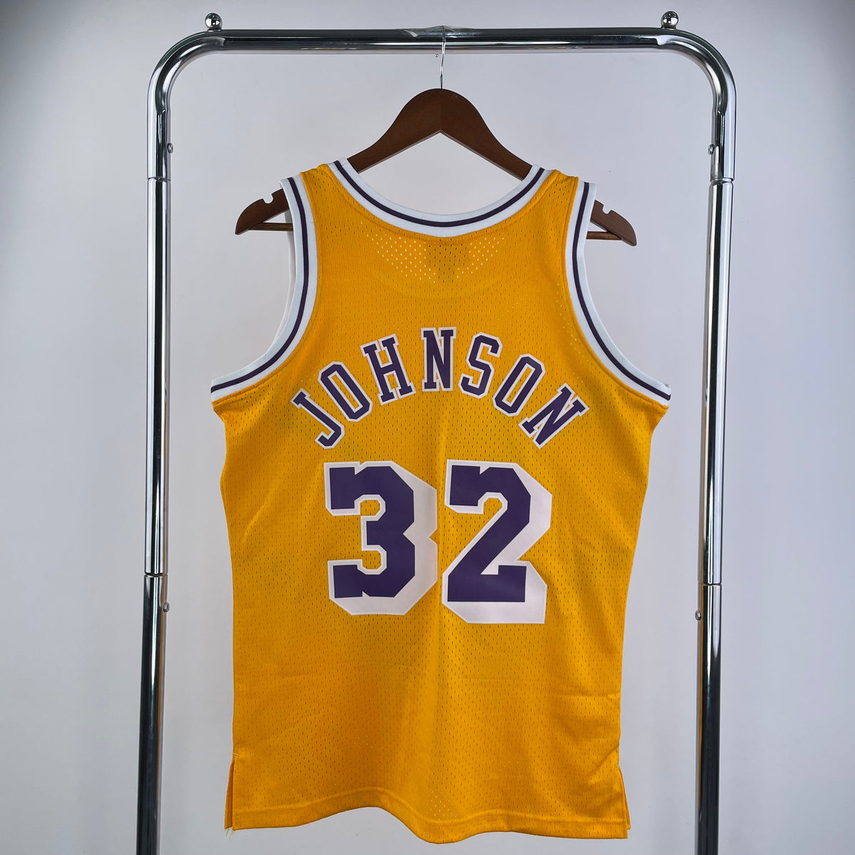 Los Angeles Lakers Retro (1984) - Magic Johnson #32